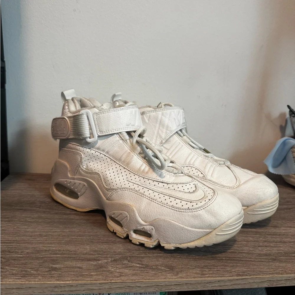 Rare Nike Air Griffey Max 1 White (GS) 437353-107 7Y basketball